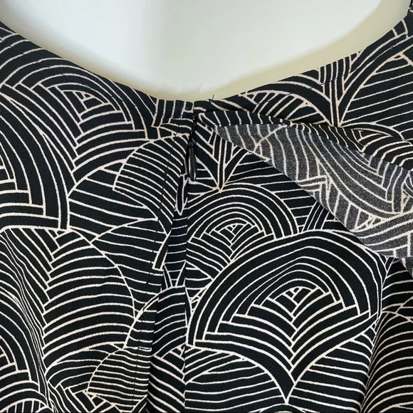 NEW Halogen Leaf Geo Print Tiered Black Light Pink Romper Size SP - Picture 7 of 10